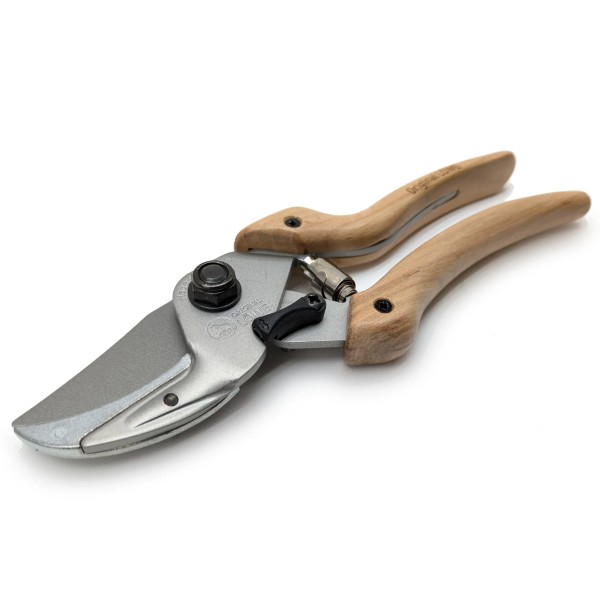 8.107 Original LÖWE NATURAL sodo žirklės